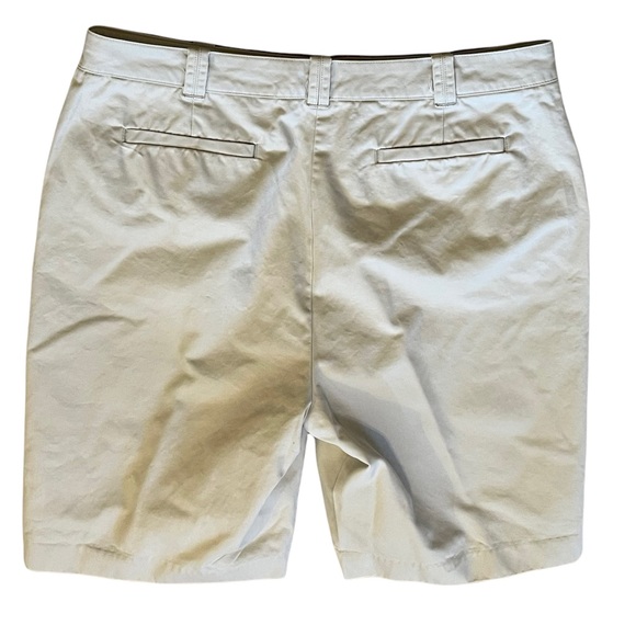 Lands' End Women's Khaki Short 12 - Picture 2 of 4